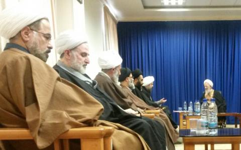 تصاویر دیدار اعضای اتاق فکر و دبیرخانه نشست دوره ای اساتید با حضرت آیت الله جوادی آملی