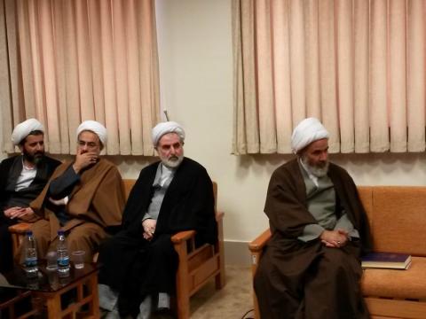 تصاویر دیدار اعضای اتاق فکر و دبیرخانه نشست دوره ای اساتید با حضرت آیت الله جوادی آملی